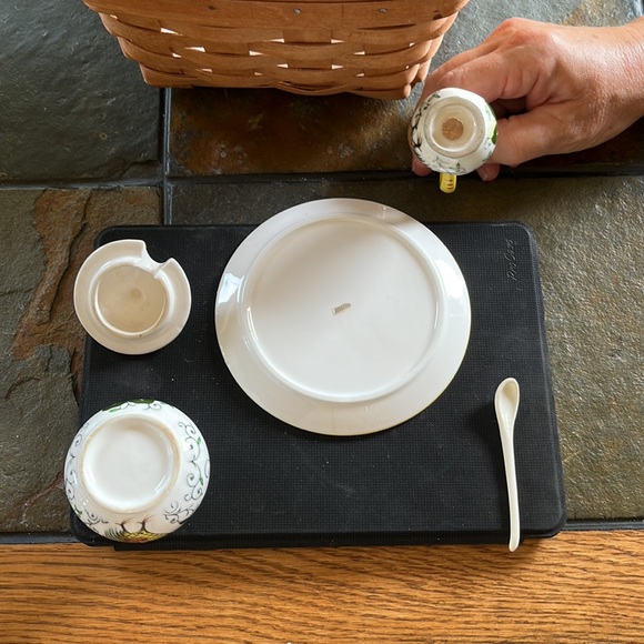 Rooster and Roses Condiment Set - Picture 4 of 7